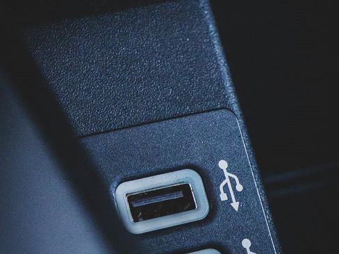 Used 2017 Ford F150 XLT w/ Equipment Group 302A Luxury image 6