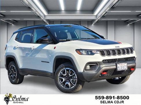 Used 2024 Jeep Compass Trailhawk image 1