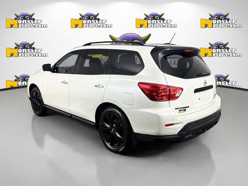 Used 2018 Nissan Pathfinder SL AWD/4WD image 7
