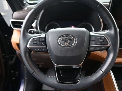 Certified 2020 Toyota Highlander Platinum AWD/4WD image 22