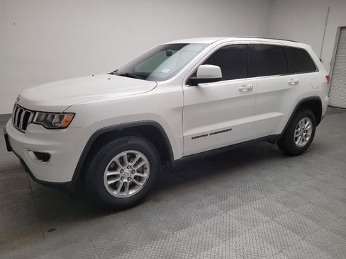 Used 2018 Jeep Grand Cherokee Laredo RWD image 2