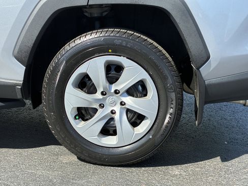 Used 2024 Toyota RAV4 LE image 9