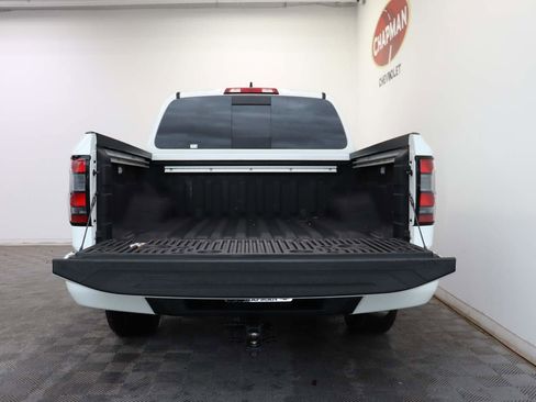 Used 2024 Nissan Frontier SV w/ SV Convenience Package image 5