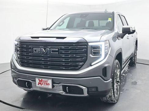 Used 2023 GMC Sierra 1500 Denali Ultimate AWD/4WD image 3