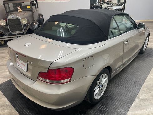 Used 2010 BMW 128i Convertible image 19