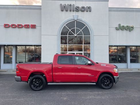 Used 2019 RAM 1500 Laramie AWD/4WD image 1