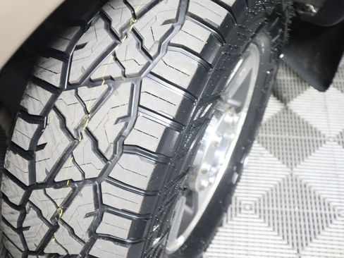 Used 2013 Ford F350 Lariat w/ Lariat Interior Pkg image 16