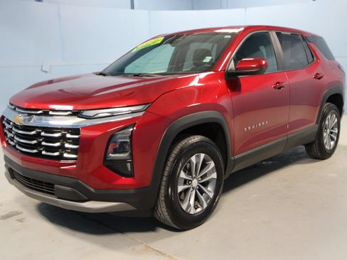 Used 2026 Chevrolet Equinox LT FWD image 24