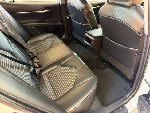 Used 2020 Toyota Camry SE FWD image 29