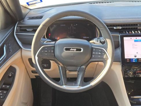 Used 2025 Jeep Grand Cherokee L Limited RWD image 19