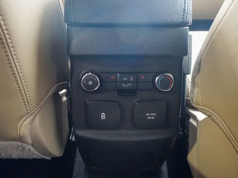 Used 2017 Ford Explorer Limited image 19