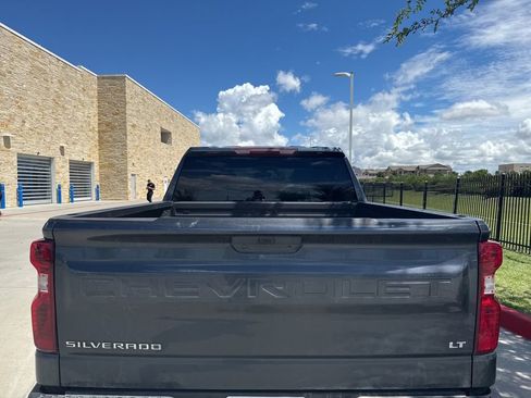 Used 2021 Chevrolet Silverado 1500 LT AWD/4WD image 6