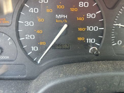 Used 2002 Saturn S-Series SL1 FWD image 13