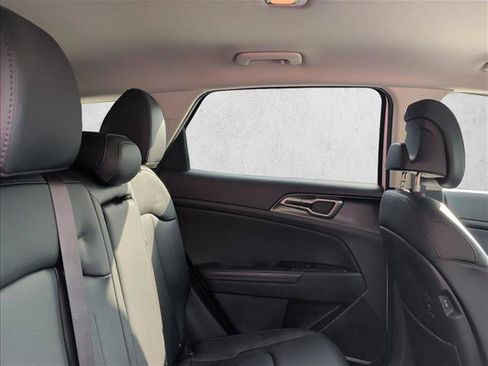 Used 2025 Kia Sportage EX FWD image 24