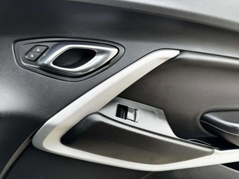 Used 2019 Chevrolet Camaro SS image 39