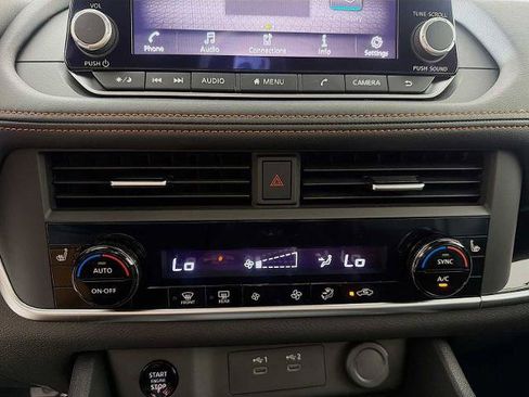 Certified 2025 Nissan Rogue SV AWD/4WD image 13