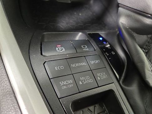 Used 2025 Toyota RAV4 XLE image 26