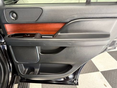 Used 2024 Lincoln Navigator Reserve image 27