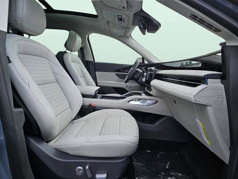 New 2026 Lincoln Nautilus Reserve w/ Jet Appearance Package image 13