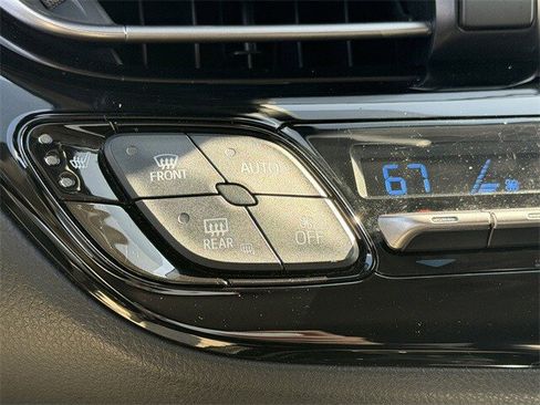 Used 2021 Toyota C-HR Limited image 22