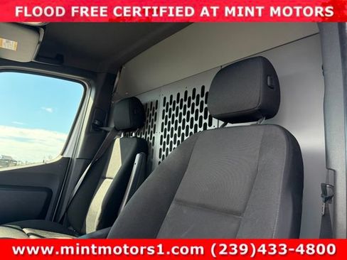 Used 2019 Freightliner Sprinter 2500 RWD image 33