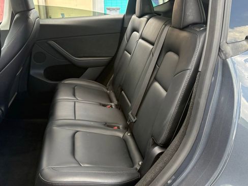 Used 2023 Tesla Model Y AWD image 11