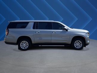 Used 2024 Chevrolet Suburban LT RWD video 2