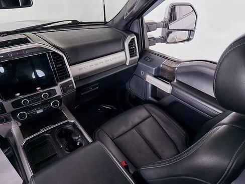 Certified 2022 Ford F250 Lariat w/ Chrome Package image 24