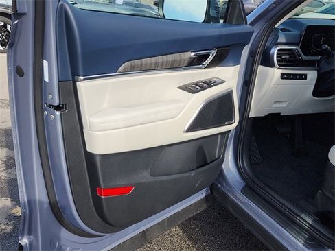 New 2025 Kia Telluride EX w/ EX Captain's Chair Package image 9