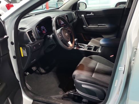 Used 2019 Kia Sportage LX image 11