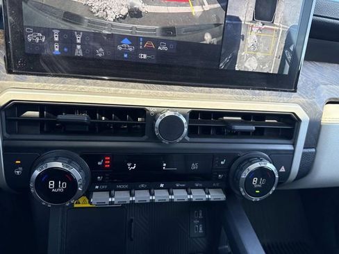 Used 2024 Toyota Tacoma Limited w/ Limited Package (LT) image 29