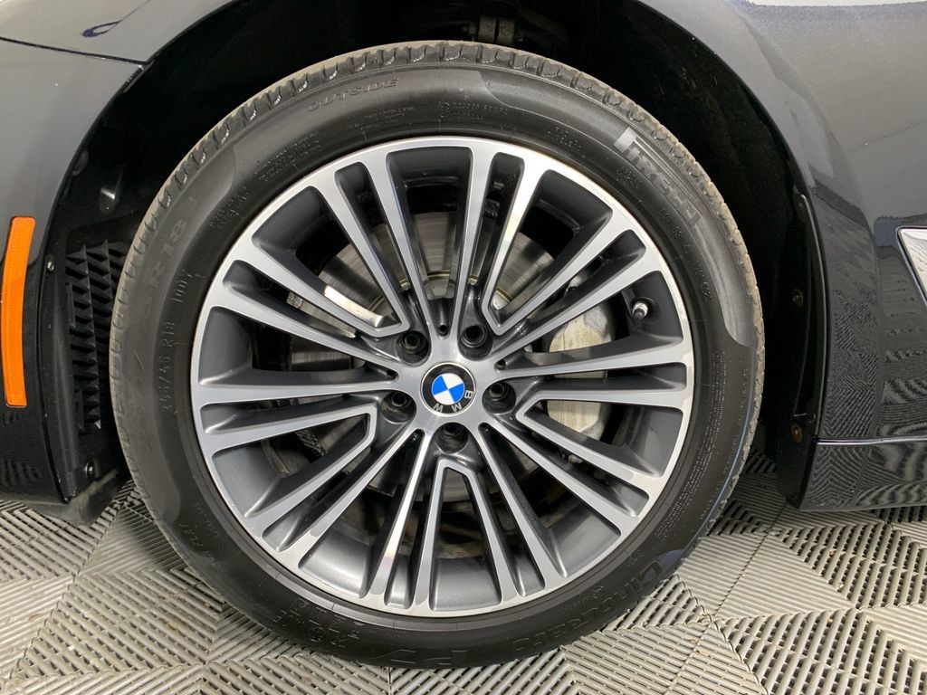 Used 2018 BMW 530i xDrive AWD/4WD image 11