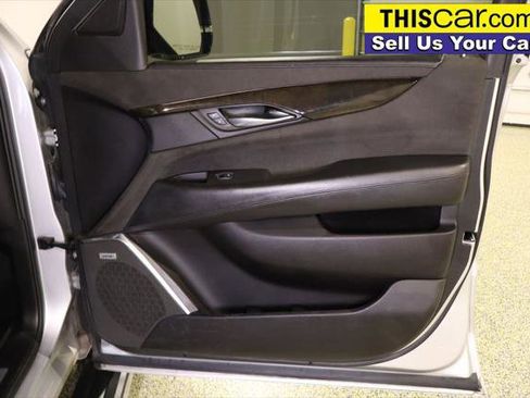 Used 2017 Cadillac Escalade Platinum image 31