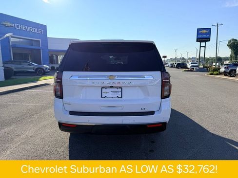 Used 2022 Chevrolet Suburban LT RWD image 5