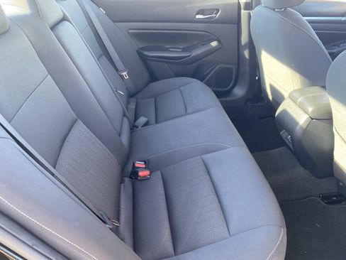 Used 2022 Nissan Altima 2.5 SV image 14