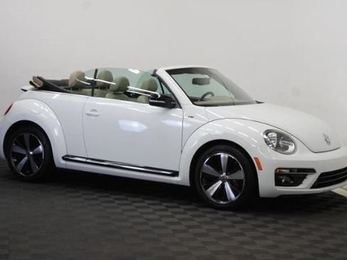 Used 2015 Volkswagen Beetle R-Line FWD image 1