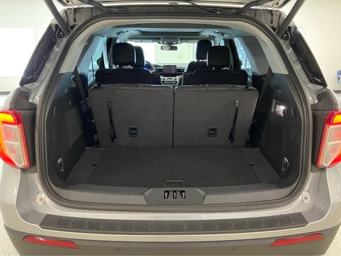 Used 2023 Ford Explorer XLT w/ Equipment Group 202A image 10