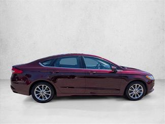 Used 2017 Ford Fusion SE w/ Fusion SE Technology Package FWD video 4