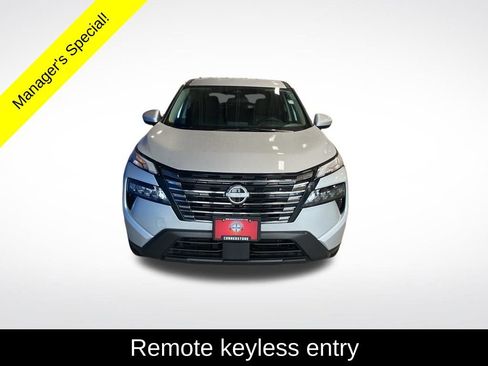 Used 2025 Nissan Rogue SV AWD/4WD image 11