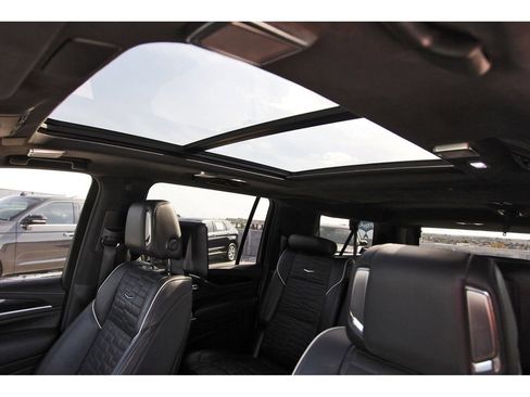 Certified 2023 Cadillac Escalade ESV V image 29