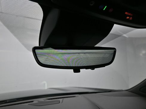 Used 2024 GMC Yukon XL Denali w/ Advanced Technology Package image 22