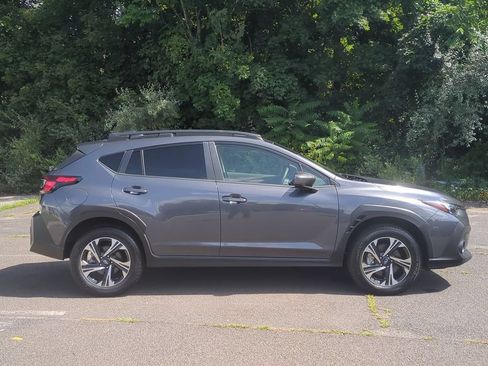Used 2024 Subaru Crosstrek 2.0i Premium AWD/4WD image 3