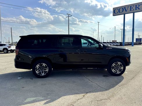 Used 2025 Chevrolet Suburban Z71 image 5