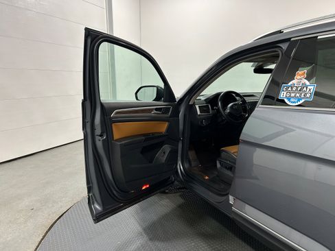 Used 2018 Volkswagen Atlas SEL Premium image 21