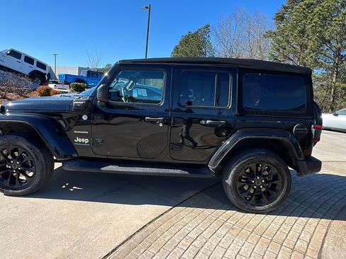 Used 2024 Jeep Wrangler Sahara w/ Technology Group image 11