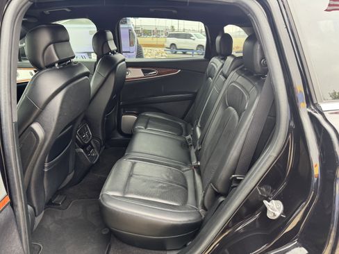 Used 2020 Lincoln Nautilus Reserve w/ Equipment Group 202A image 13