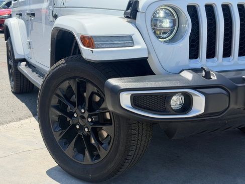 Used 2021 Jeep Wrangler Unlimited Sahara AWD/4WD image 3
