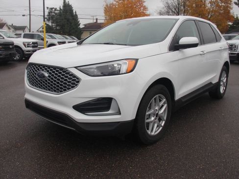 Used 2023 Ford Edge SEL image 9