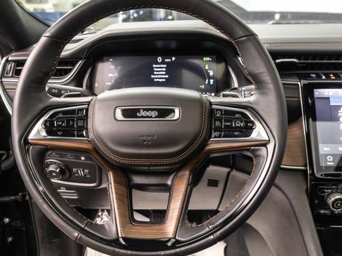 Used 2022 Jeep Grand Cherokee Summit AWD/4WD image 23