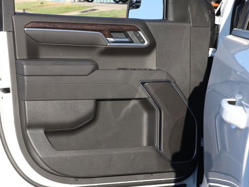 New 2026 GMC Sierra 1500 Elevation image 10